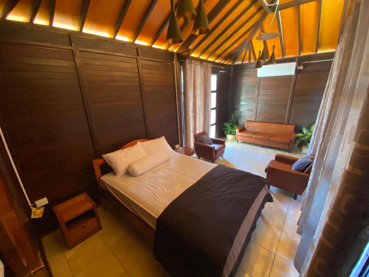 Compass Diving Resort Beloi Ngoại thất bức ảnh