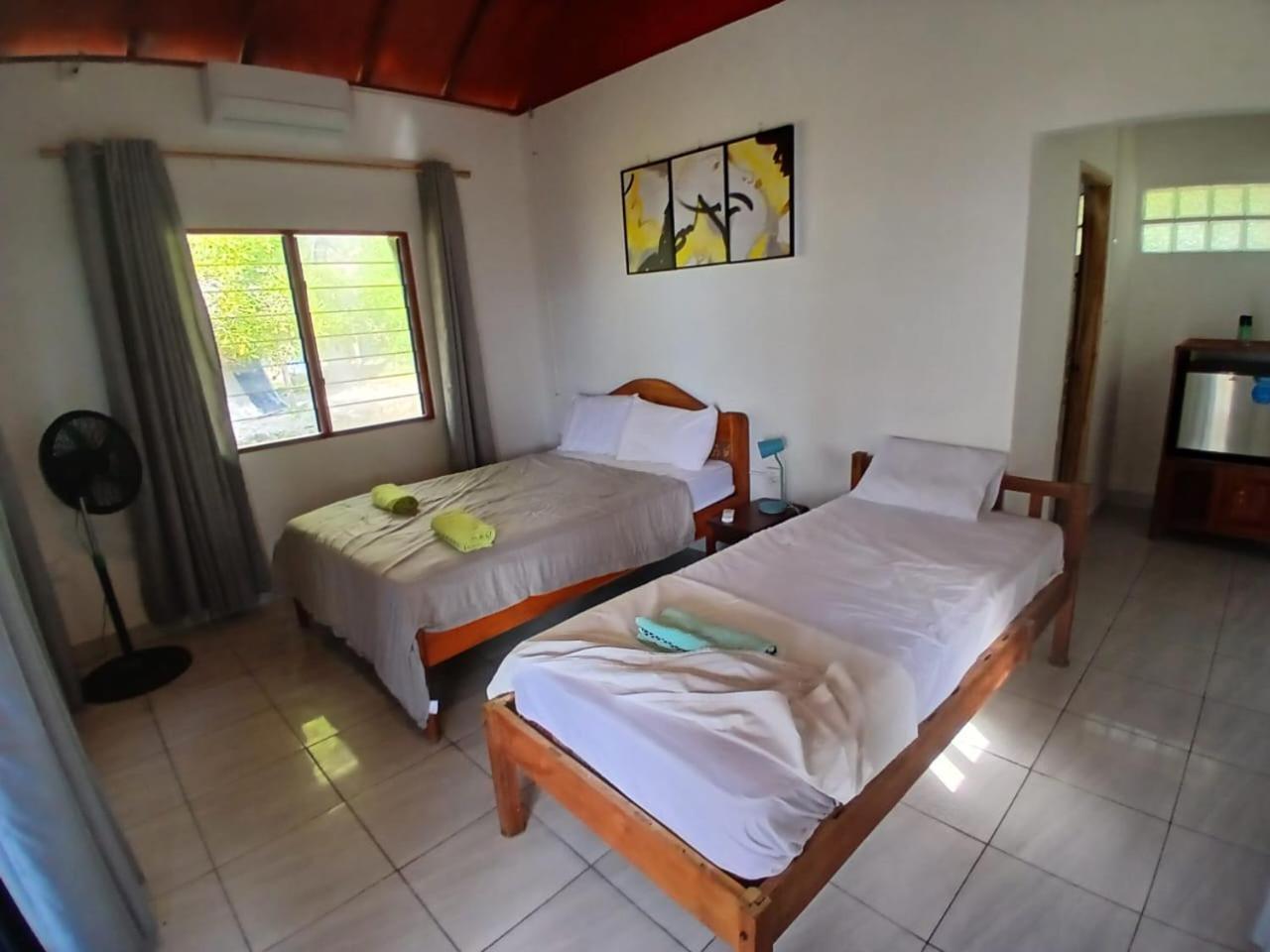 Compass Diving Resort Beloi Ngoại thất bức ảnh